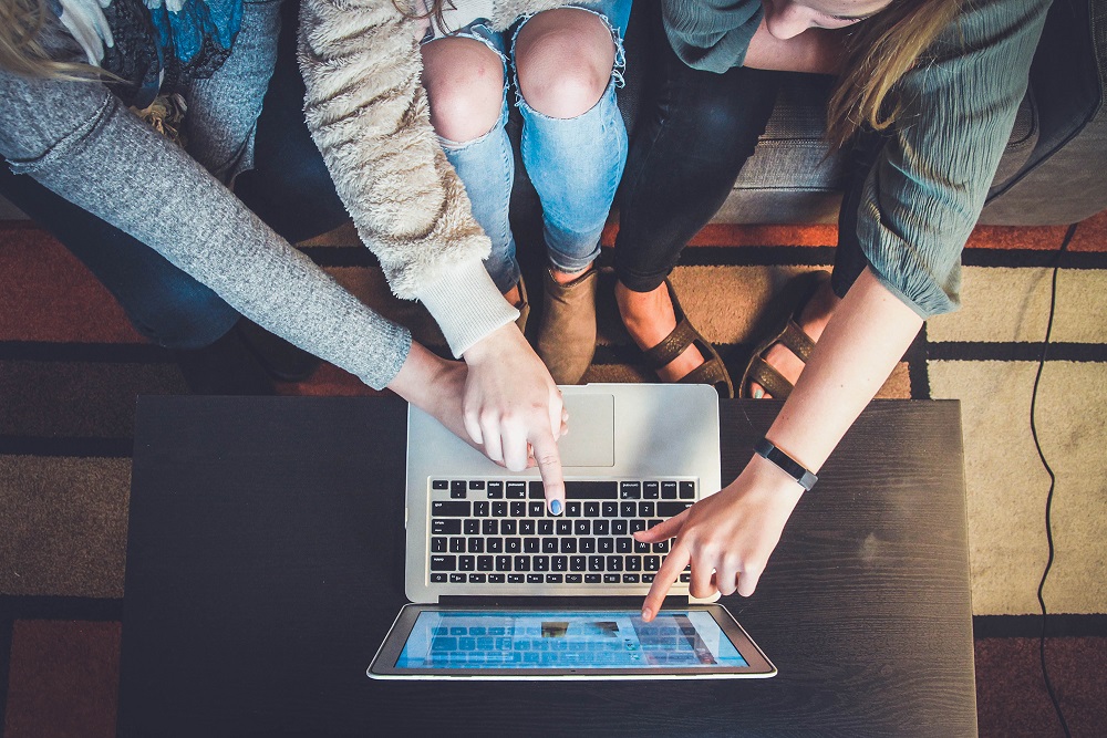 How to feed your content managed website